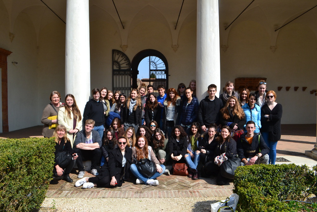 i due gruppi durante la visita al Palazzo Ludovico Il Moro, Museo di Spina